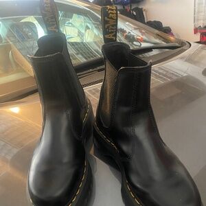 doc marten chelsea boot size 8